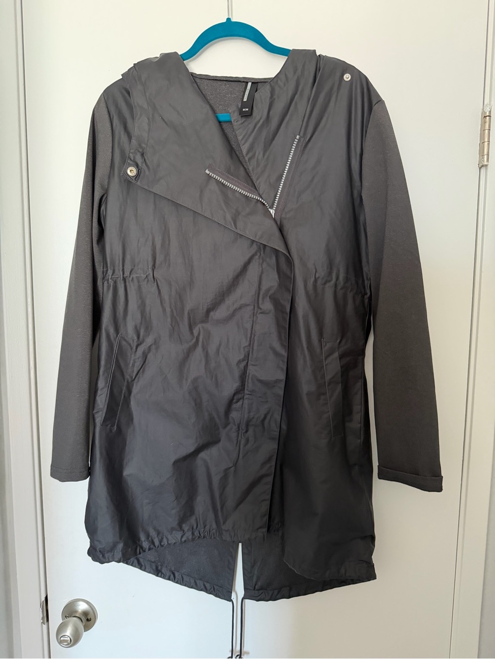 Mondetta Sleek City Long Jacket Charcoal Grey Black Asymmetrical Zip Parka